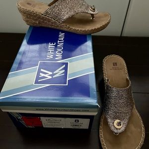 NWT White Mountain Beachball Espadrille Wedge Sandal 8M Antique Gold